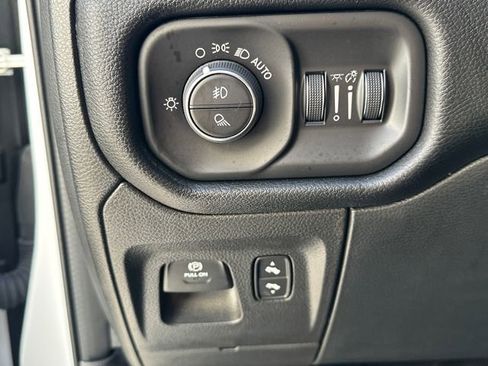 Used 2022 RAM 1500 Laramie image 24