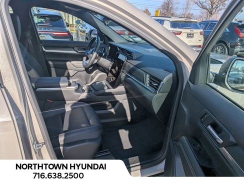 Used 2025 GMC Terrain Elevation w/ Elevation Premium Package image 36