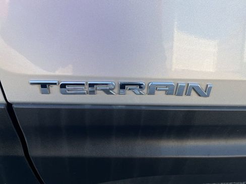 Used 2018 GMC Terrain SLT w/ Preferred Package image 40