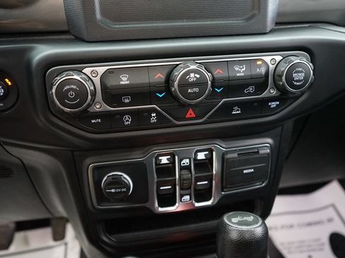 Used 2021 Jeep Wrangler Unlimited Sahara AWD/4WD image 34