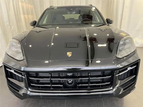 New 2026 Porsche Cayenne GTS AWD/4WD image 6