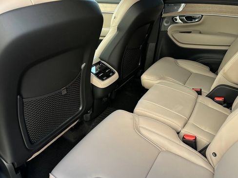 New 2026 Volvo XC90 B5 Ultra w/ Protection Package Premier AWD/4WD image 12