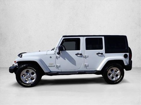 Used 2015 Jeep Wrangler Unlimited Sahara w/ Connectivity Group AWD/4WD image 2