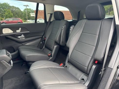 Used 2026 Mercedes-Benz GLS 450 4MATIC image 11