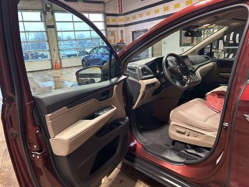 Used 2020 Honda Odyssey EX image 9