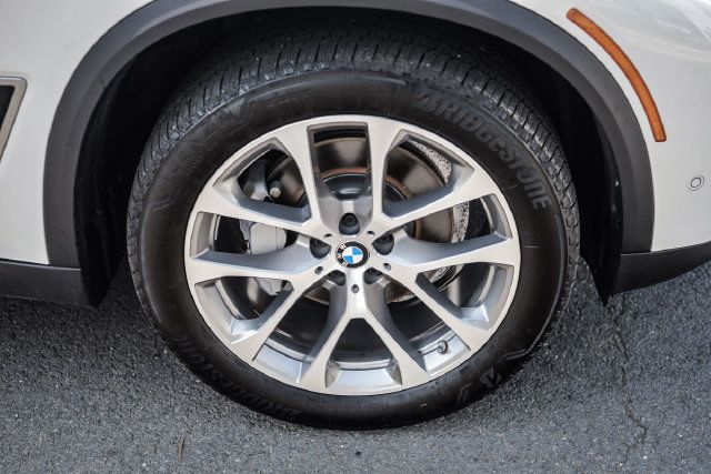 Used 2022 BMW X5 xDrive40i AWD/4WD image 22
