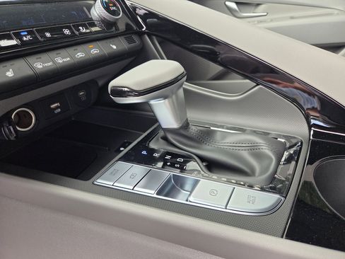 New 2025 Hyundai Elantra SEL image 10