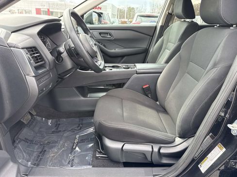 Used 2024 Nissan Rogue S image 28