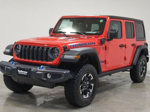 Used 2025 Jeep Wrangler Unlimited Rubicon 4xe w/ Convenience Group AWD/4WD image 5