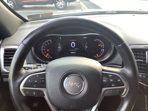 Certified 2021 Jeep Grand Cherokee Laredo X image 11