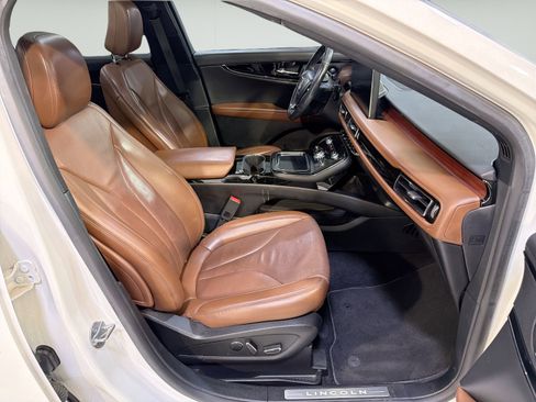 Certified 2023 Lincoln Nautilus Reserve w/ Luxury Package FWD image 29
