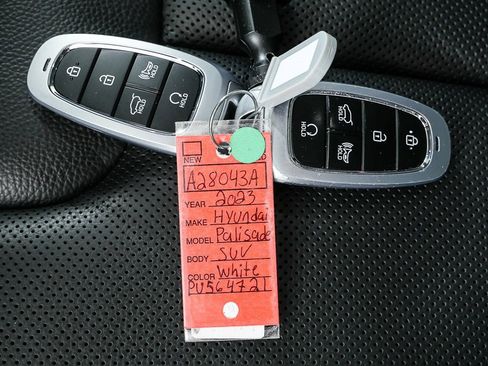 Used 2023 Hyundai Palisade Limited w/ Winter Package image 42