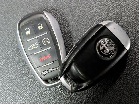 Used 2018 Alfa Romeo Stelvio Sport w/ Quick Order Package 22J Sport AWD/4WD image 40