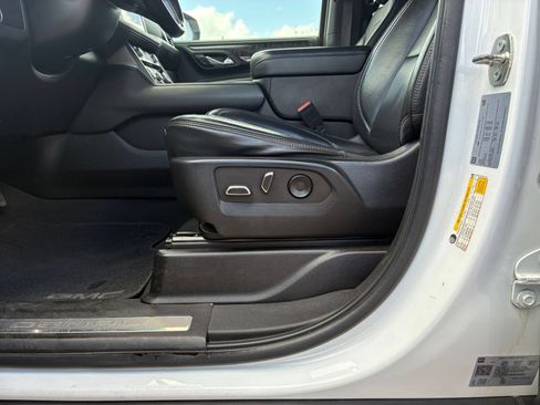 Used 2023 GMC Yukon Denali AWD/4WD image 19