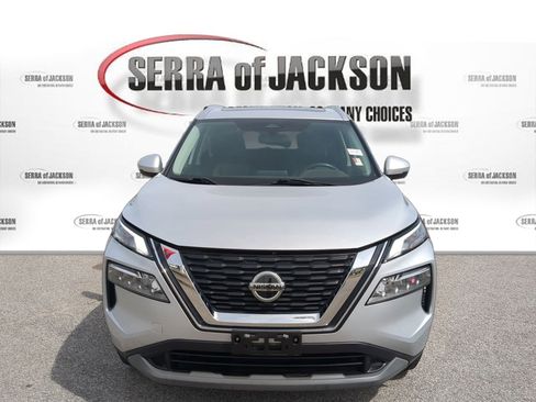 Used 2021 Nissan Rogue SV w/ Premium Package image 3