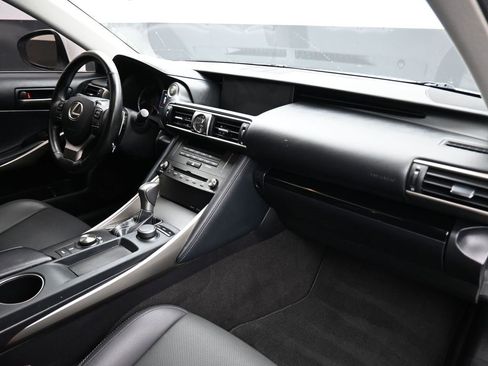 Used 2020 Lexus IS 300 image 41