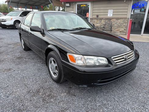 Used 2000 Toyota Camry CE w/ Value Pkg 1 FWD image 2