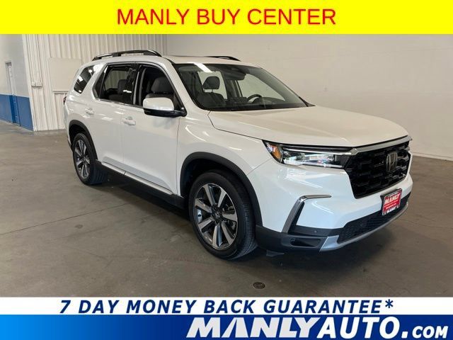 Used 2024 Honda Pilot Touring image 1