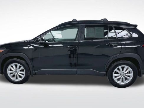 Certified 2022 Toyota Corolla Cross LE image 20