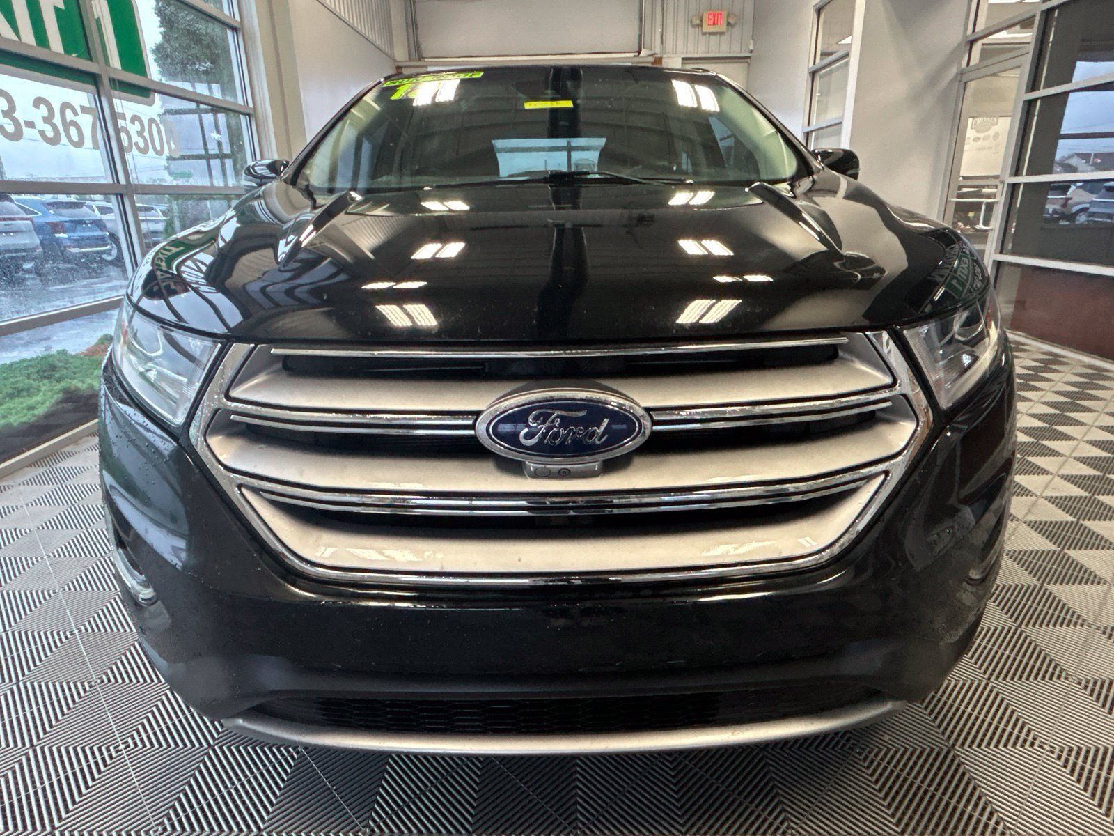 Used 2018 Ford Edge Titanium w/ Equipment Group 302A AWD/4WD image 2