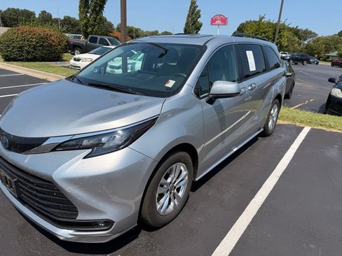 Certified 2025 Toyota Sienna XLE w/ XLE Plus Package AWD/4WD image 2