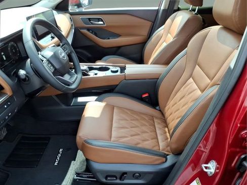 Certified 2026 Nissan Rogue Platinum w/ Platinum Premium Package AWD/4WD image 11