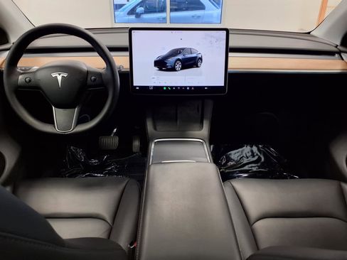Used 2024 Tesla Model Y Long Range AWD/4WD image 15