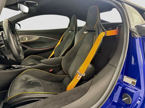 Used 2023 McLaren Artura RWD image 22