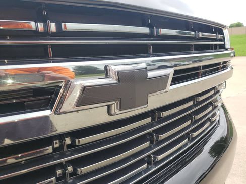 Used 2021 Chevrolet Tahoe RST w/ Rear Media and Nav Package AWD/4WD image 38