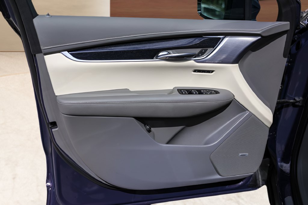 Used 2025 Cadillac XT6 Premium Luxury FWD image 25