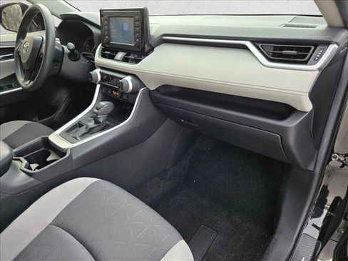 Used 2019 Toyota RAV4 XLE image 21
