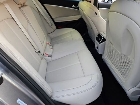 Used 2026 Genesis G70 2.5T image 17