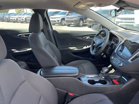 Used 2023 Chevrolet Malibu LT FWD image 17