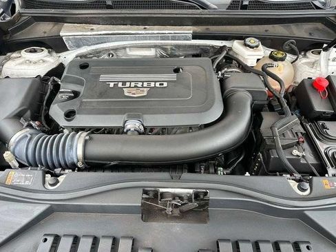 Certified 2024 Cadillac XT4 Sport AWD/4WD image 11