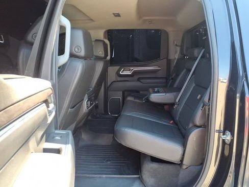 Used 2022 Chevrolet Silverado 1500 LTZ AWD/4WD image 6