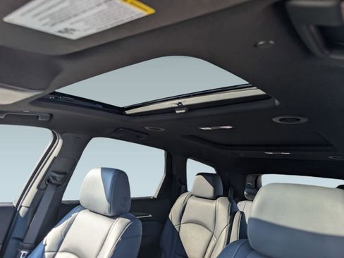 Used 2022 Buick Enclave Essence w/ Experience Buick Package image 16