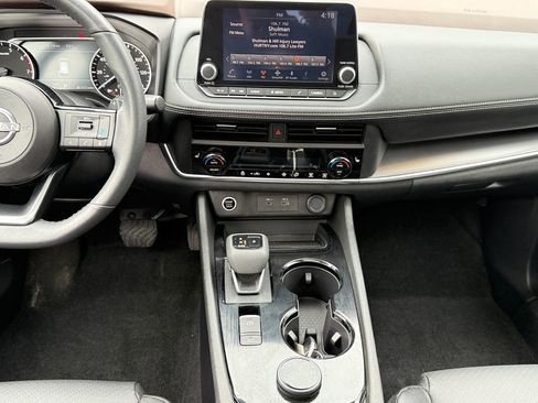 Used 2023 Nissan Rogue SV w/ SV Premium B Package image 14