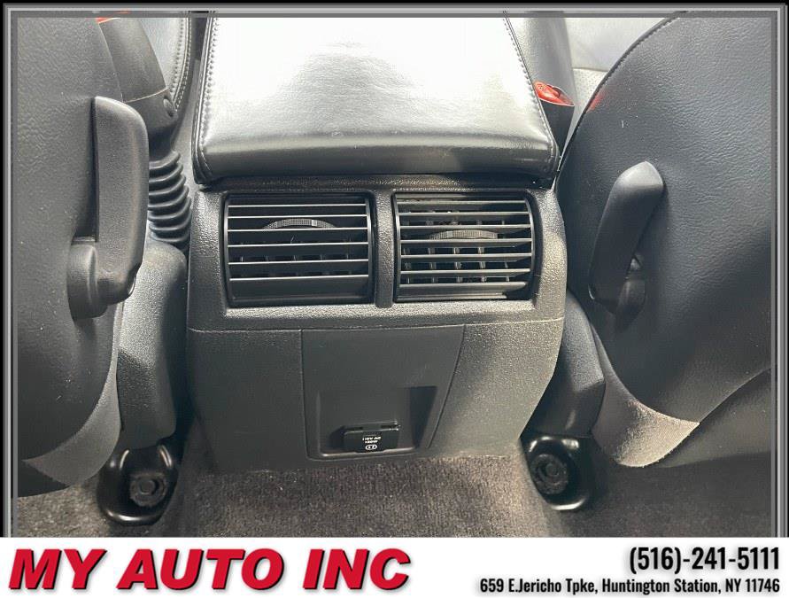 Used 2010 Jeep Grand Cherokee Laredo AWD/4WD image 13