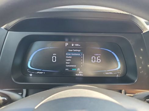 Used 2024 Hyundai Elantra SE FWD image 9
