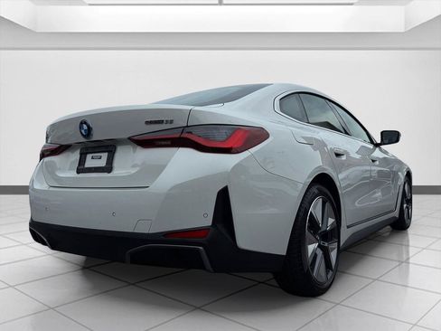 Used 2023 BMW i4 eDrive35 w/ Premium Package RWD image 5