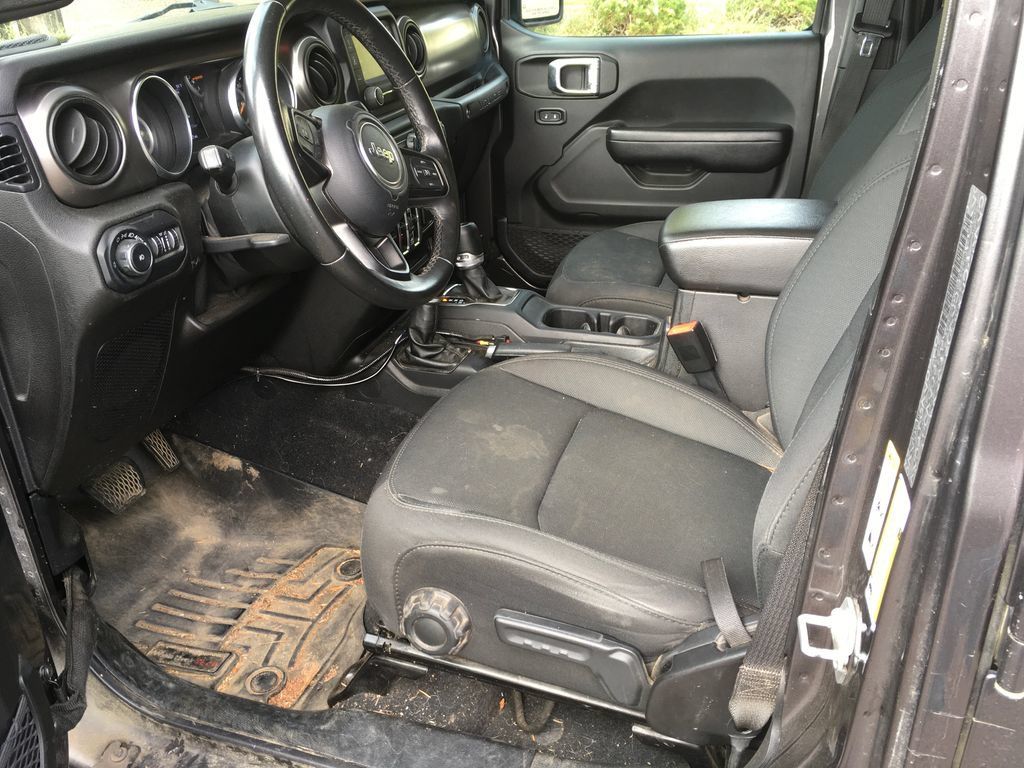Used 2019 Jeep Wrangler Unlimited Sport S AWD/4WD image 4