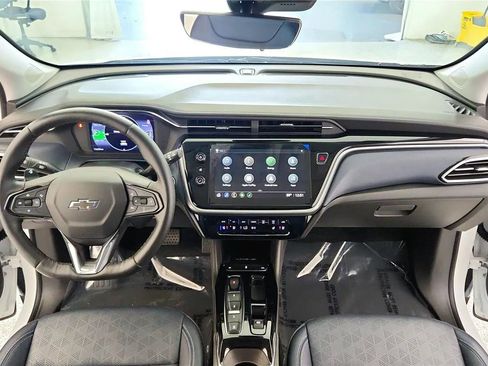 Used 2023 Chevrolet Bolt EUV Premier FWD image 34