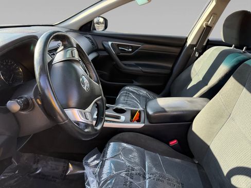Used 2015 Nissan Altima 2.5 SV w/ Convenience Package image 9