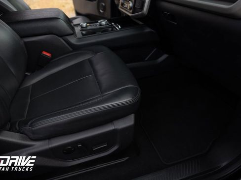 Used 2024 Ford Expedition Max XLT image 12