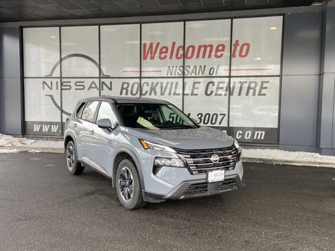 Certified 2026 Nissan Rogue SV AWD/4WD image 1