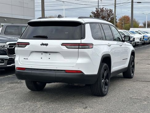 Certified 2023 Jeep Grand Cherokee L Laredo image 4