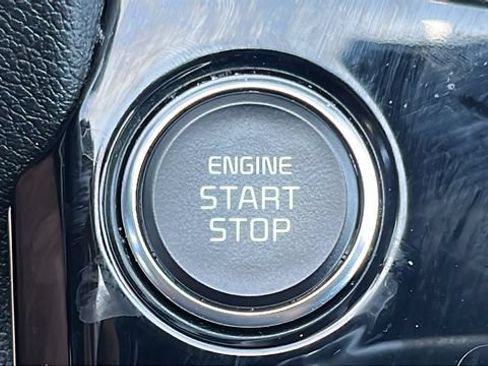 Used 2025 Kia Sportage SX AWD/4WD image 38