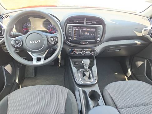 Certified 2022 Kia Soul LX FWD image 7