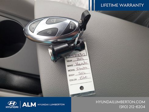 New 2025 Hyundai Elantra SEL FWD image 27