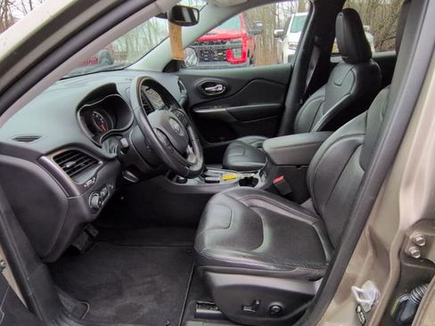 Used 2021 Jeep Cherokee Latitude Lux w/ Comfort/Convenience Group image 20